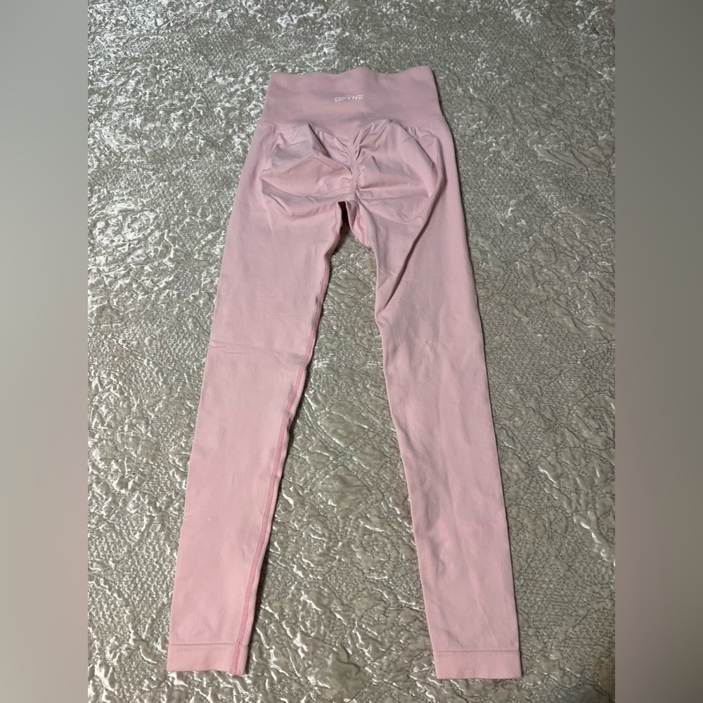 DFYNE Pink Leggings. Small